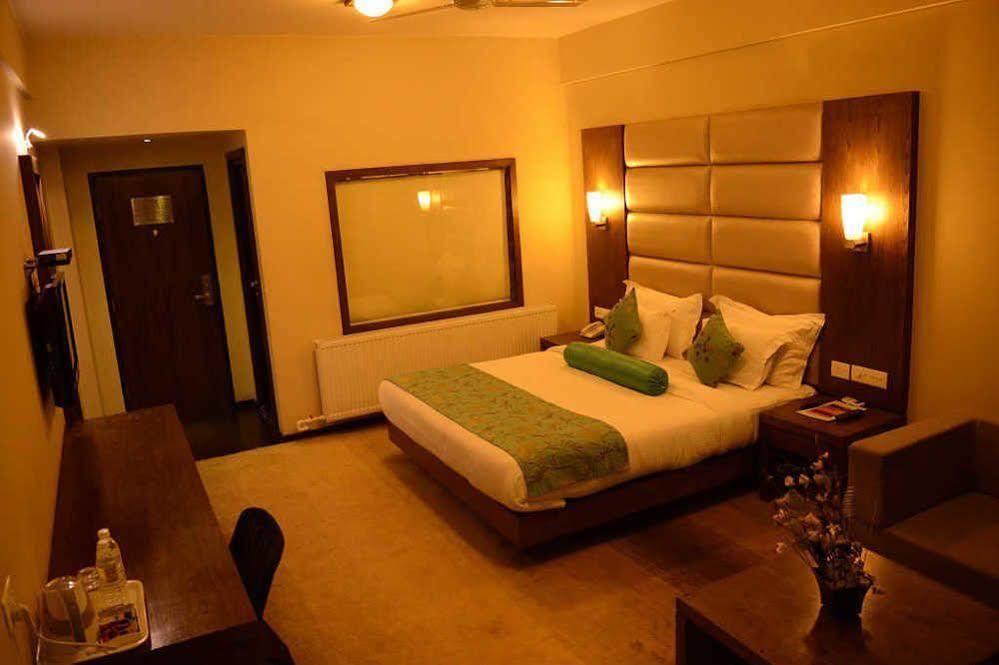 Hotel Pine Spring Wazir Bagh Srīnagar Exterior foto